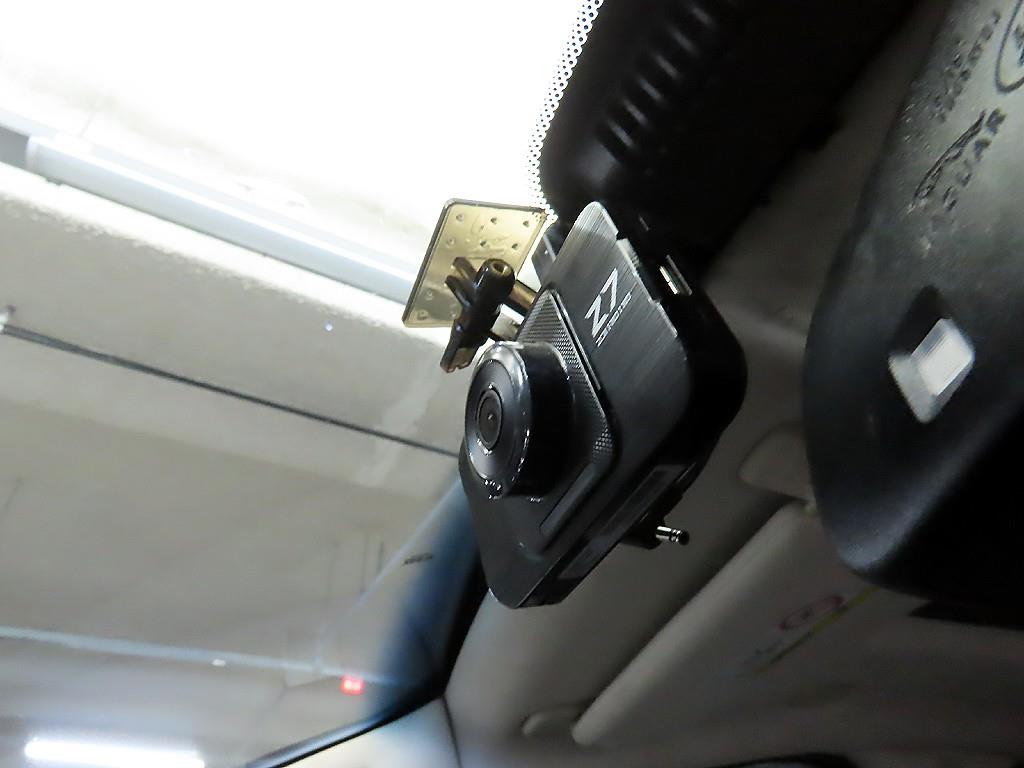 Jaguar XJ — photo 15