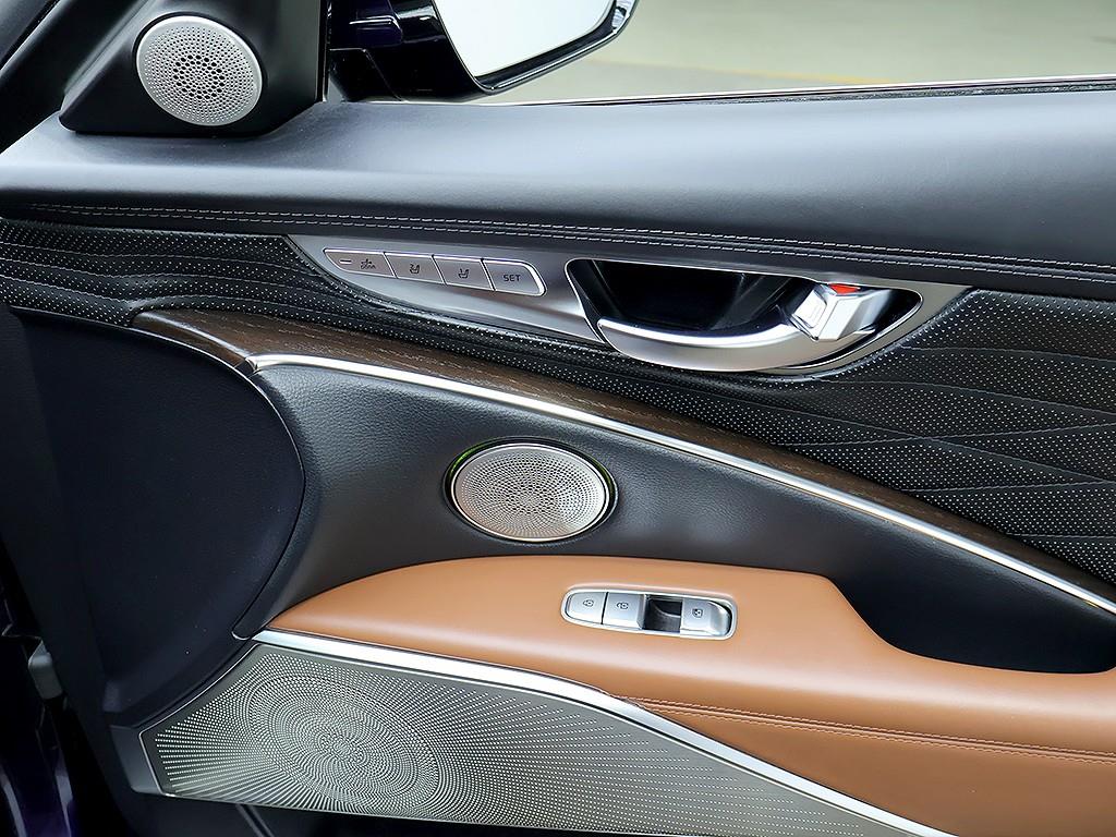 Kia K9 — photo 14