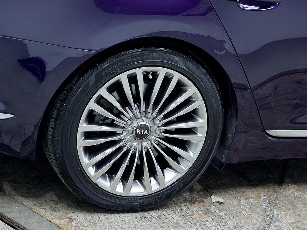 Kia K9 — photo 08