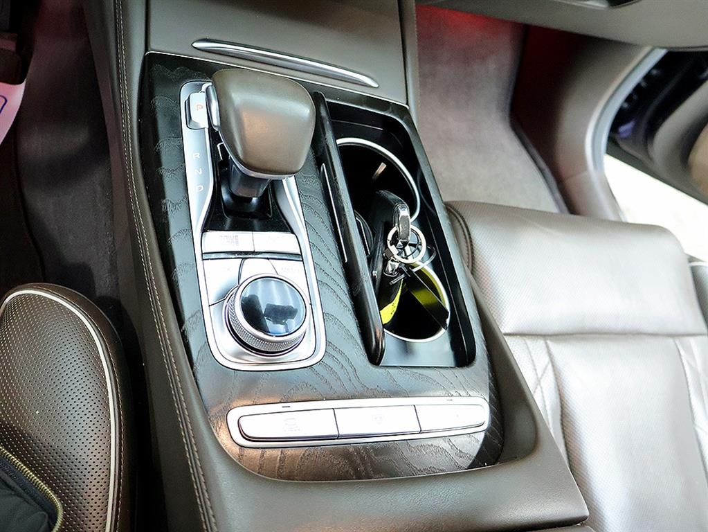Kia K9 — photo 10