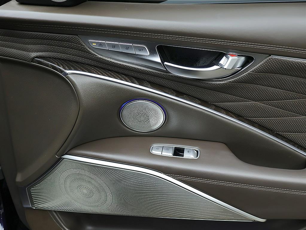 Kia K9 — photo 17