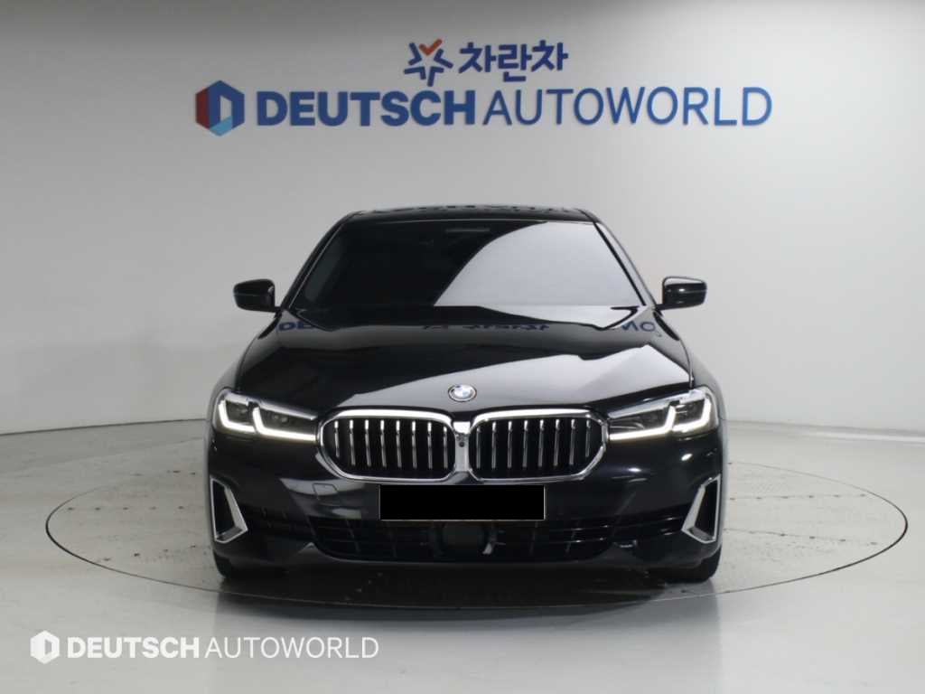 BMW 5-Series — photo 03