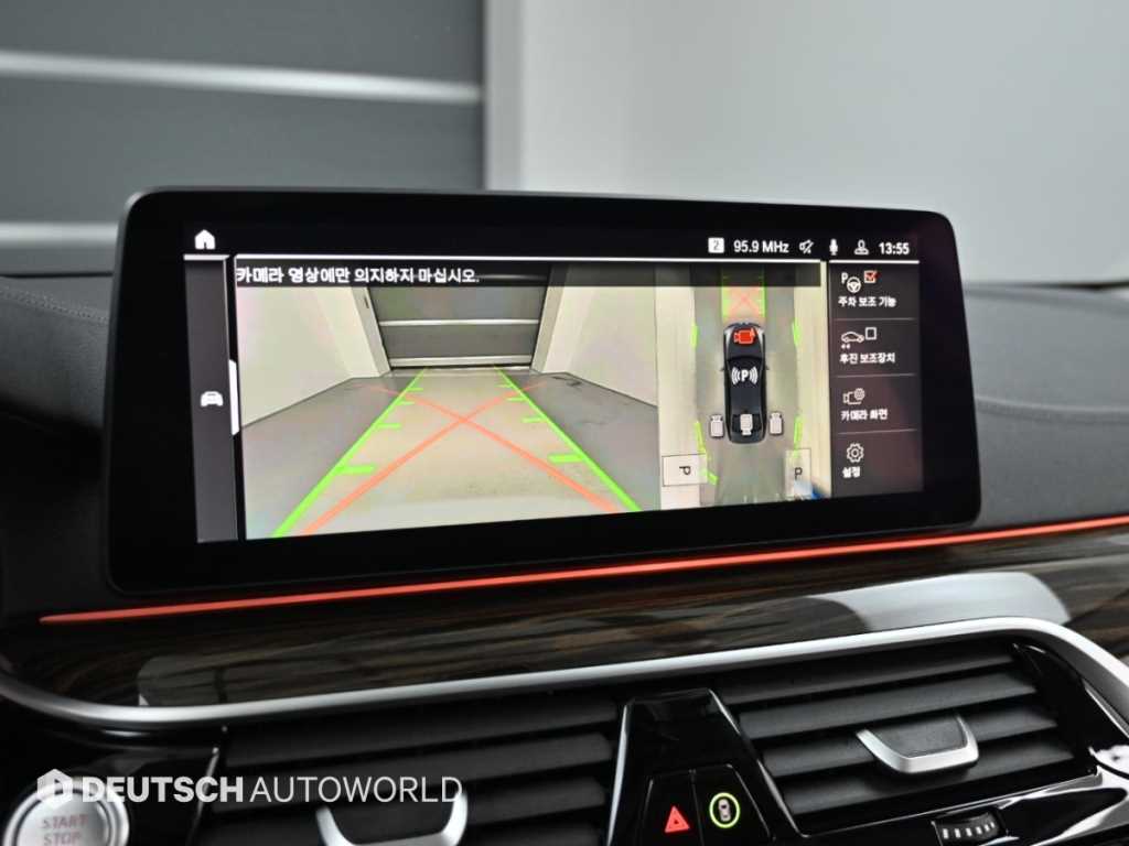 BMW 5-Series — photo 15