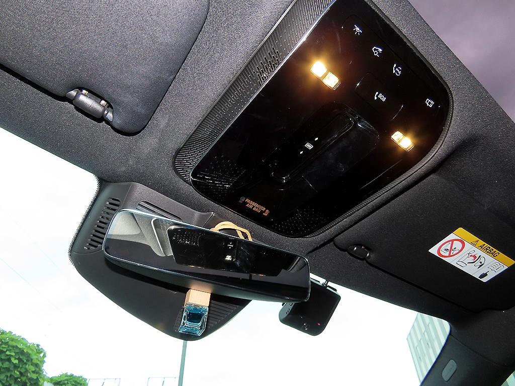 Mercedes-Benz C-Class — photo 14