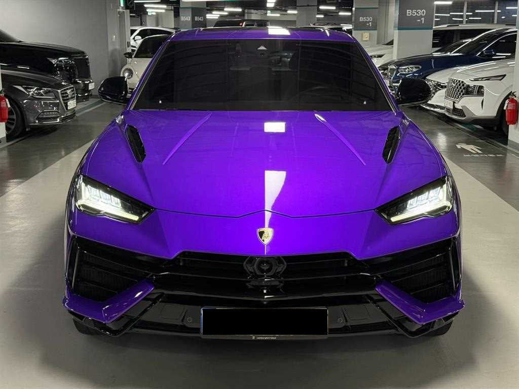 Lamborghini Urus — photo 02