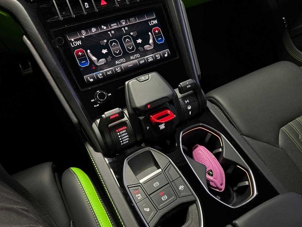 Lamborghini Urus — photo 12