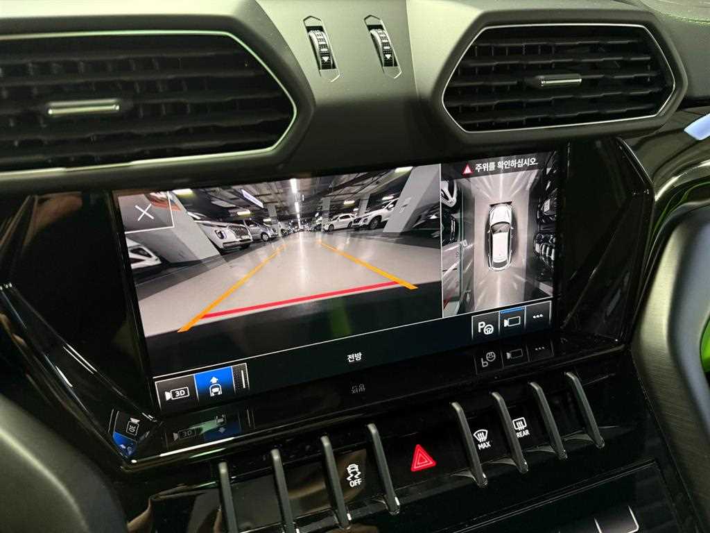Lamborghini Urus — photo 13