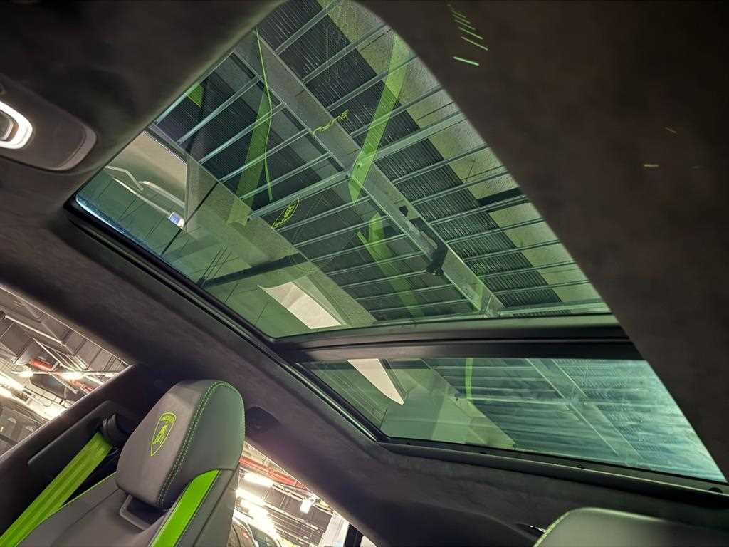 Lamborghini Urus — photo 17