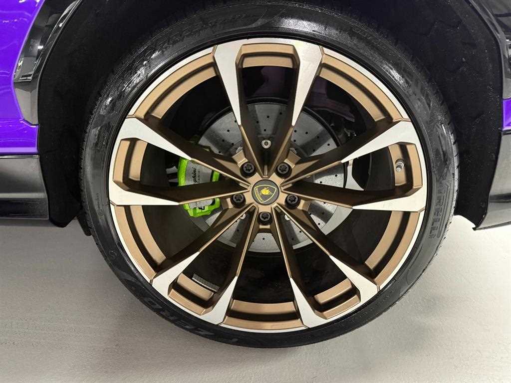 Lamborghini Urus — photo 20