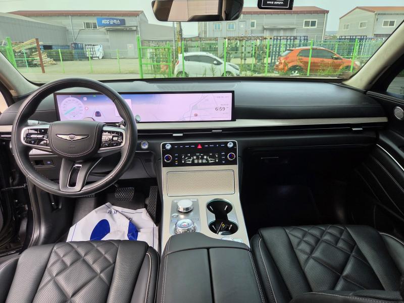 Genesis GV80 — photo 07