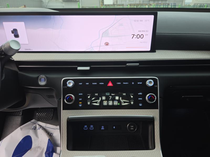 Genesis GV80 — photo 12