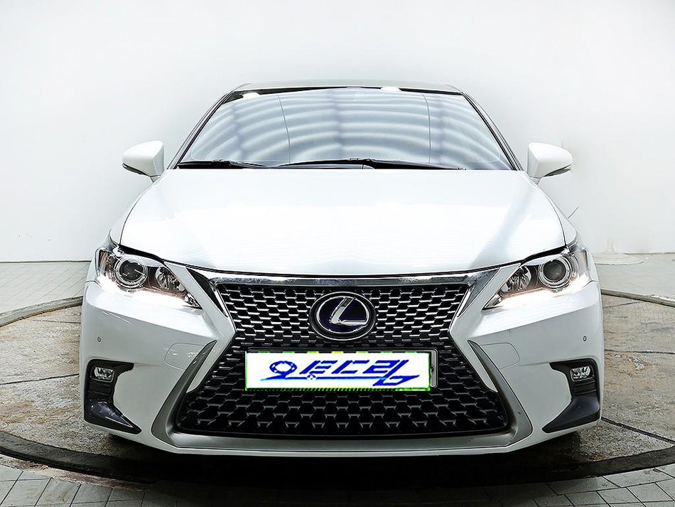 Lexus CT200h — photo 01