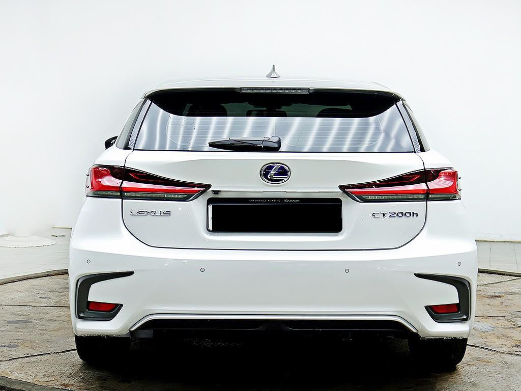 Lexus CT200h — photo 03