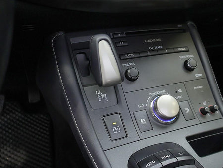 Lexus CT200h — photo 10