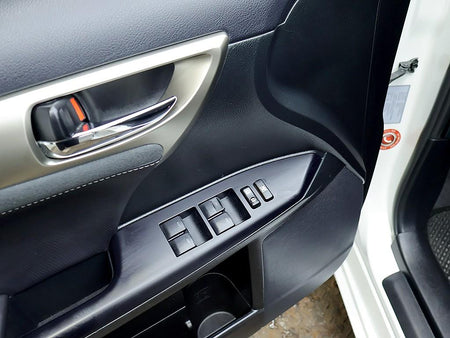 Lexus CT200h — photo 13