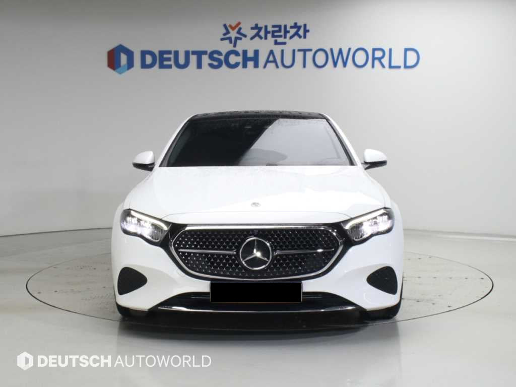Mercedes-Benz E-Class — photo 03