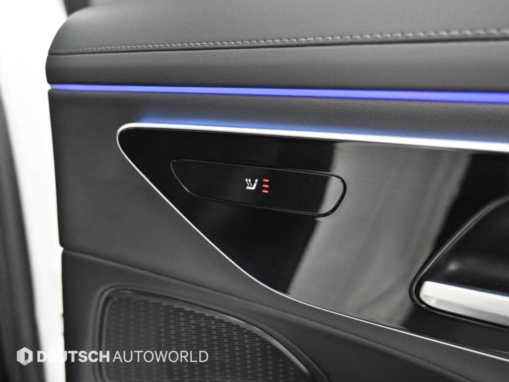 Mercedes-Benz E-Class — photo 16