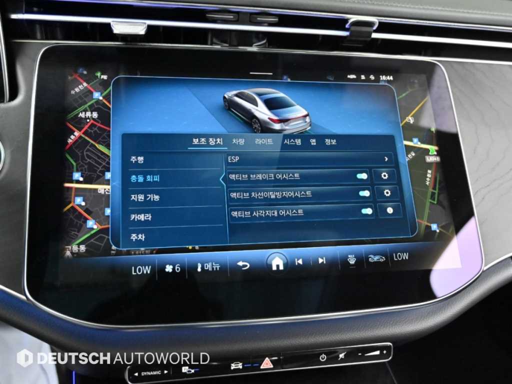 Mercedes-Benz E-Class — photo 17