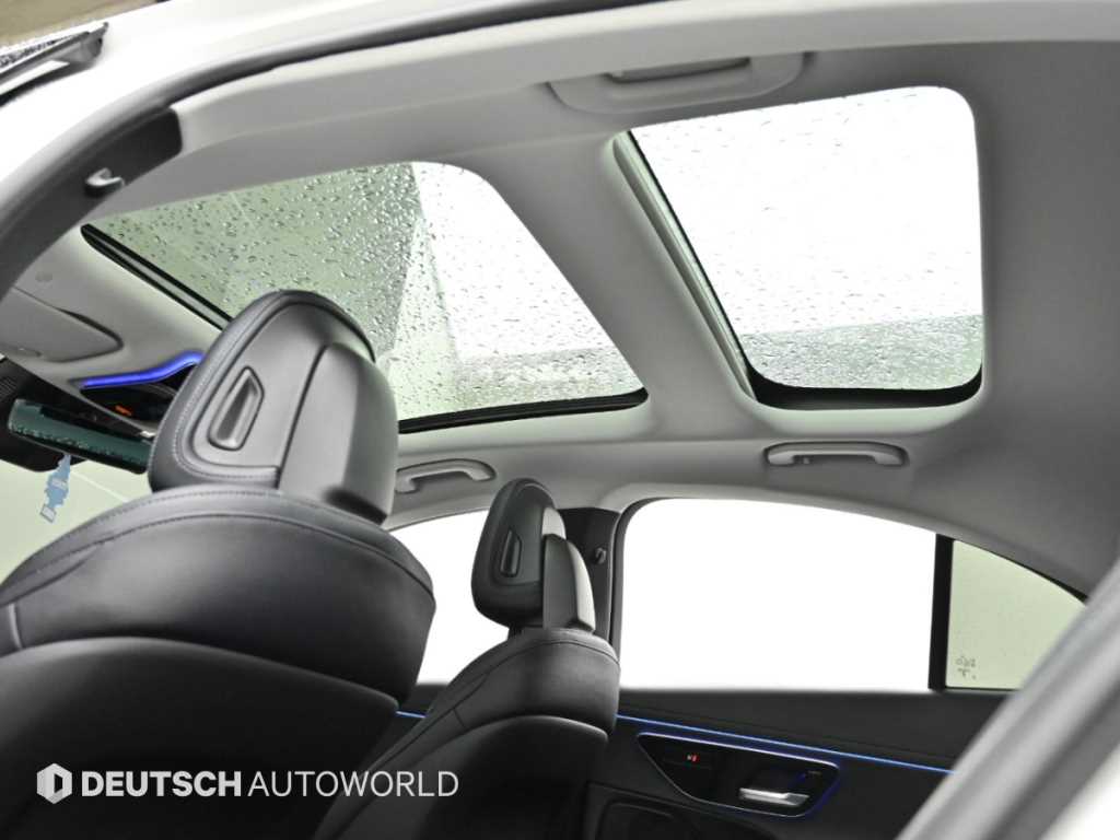 Mercedes-Benz E-Class — photo 18