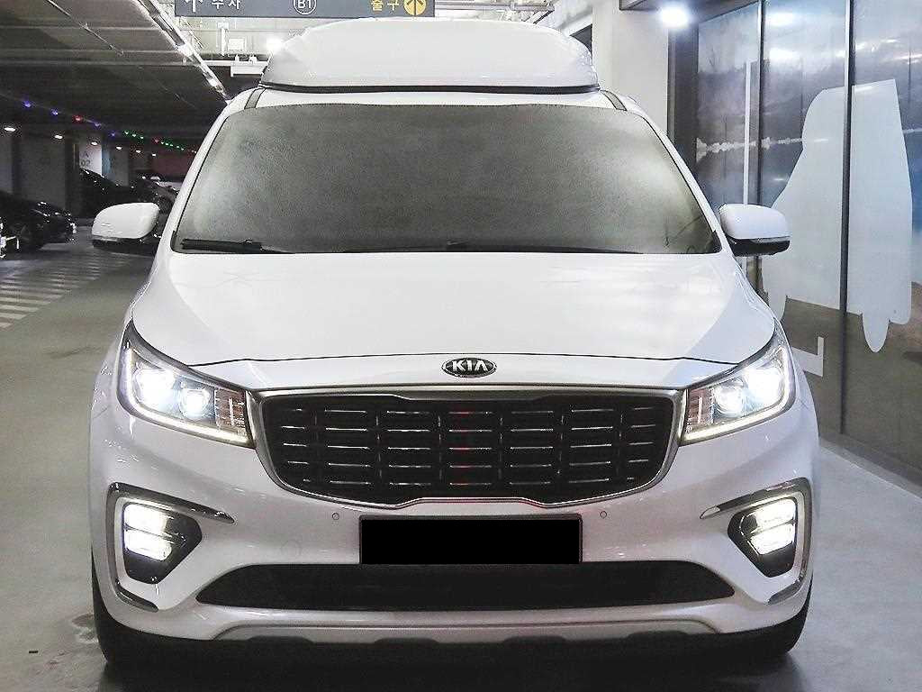 Kia Carnival — photo 02