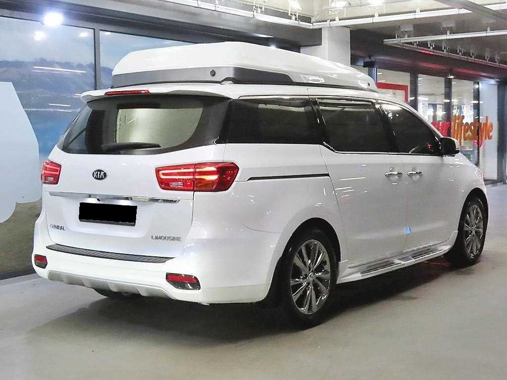 Kia Carnival — photo 04