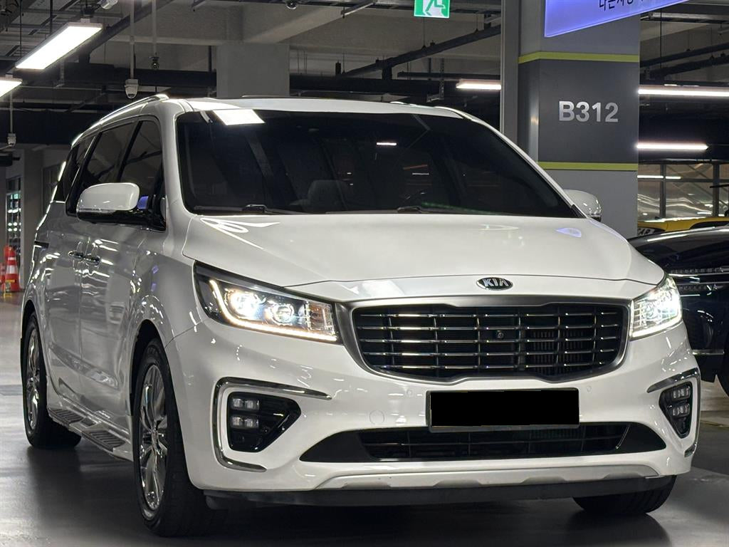 Kia Carnival — photo 03