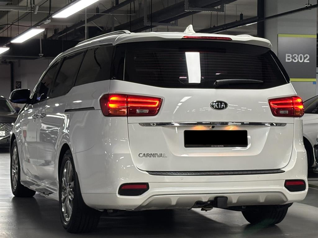 Kia Carnival — photo 04