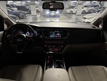 Kia Carnival — photo 05