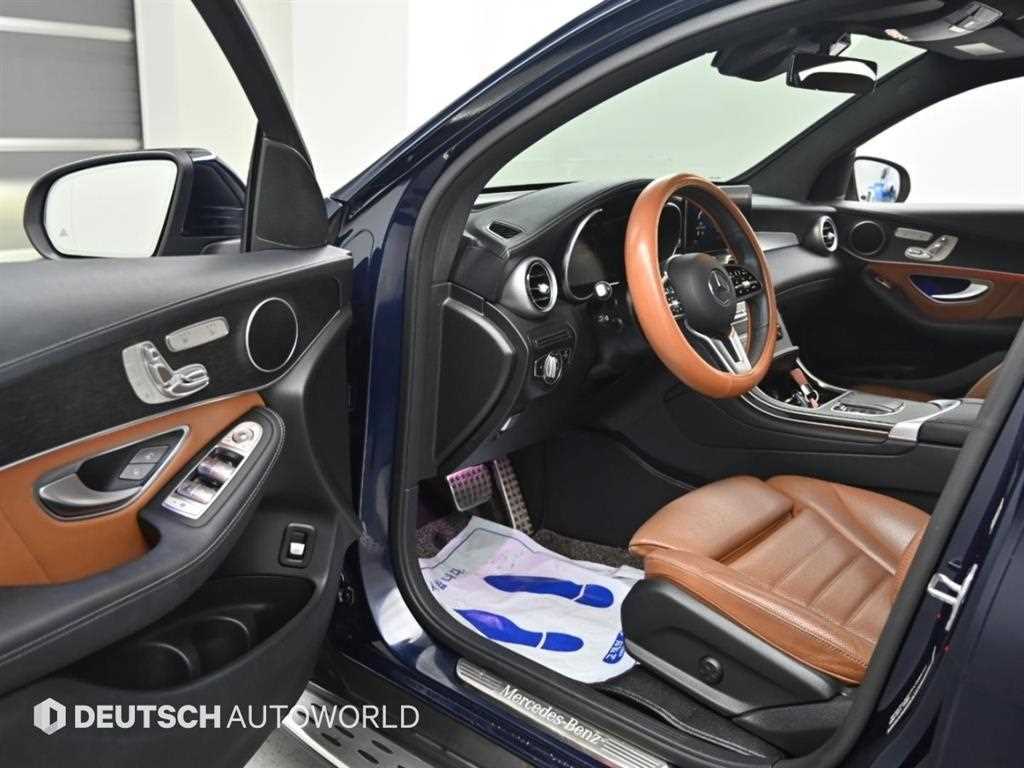 Mercedes-Benz GLC-Class — photo 11