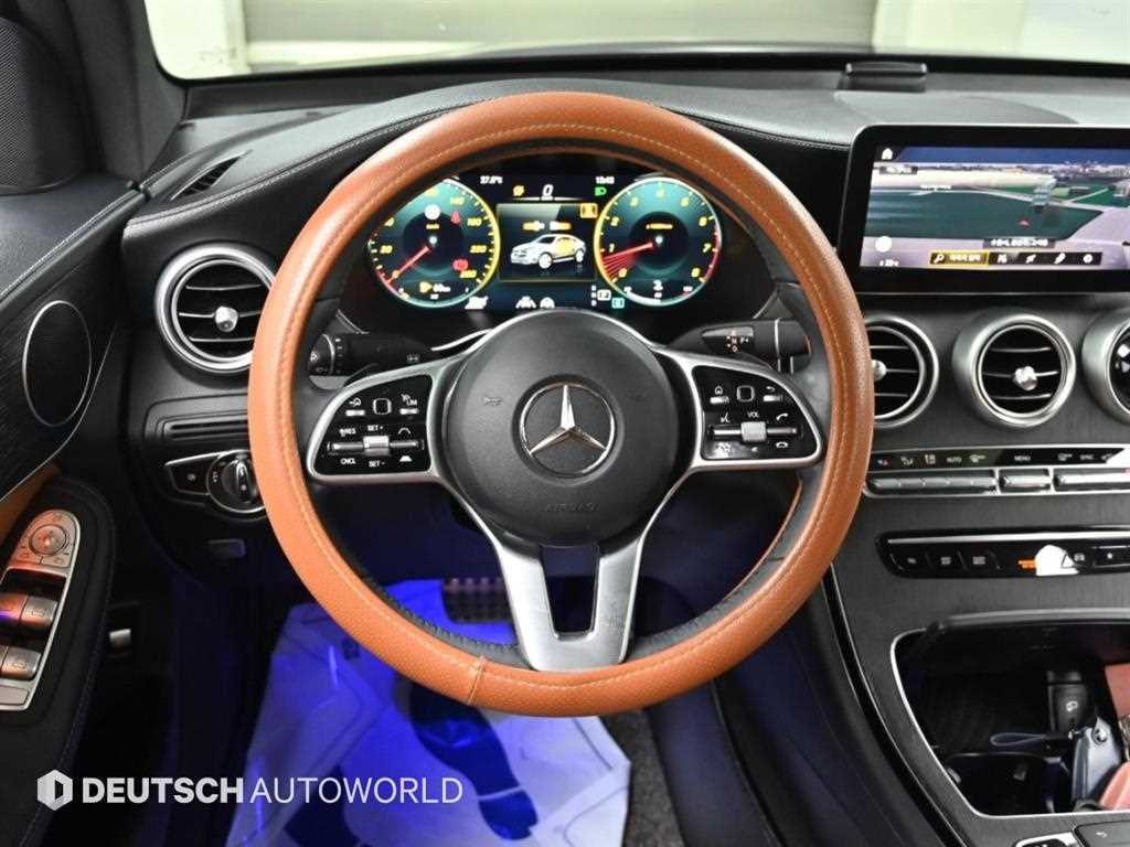 Mercedes-Benz GLC-Class — photo 13
