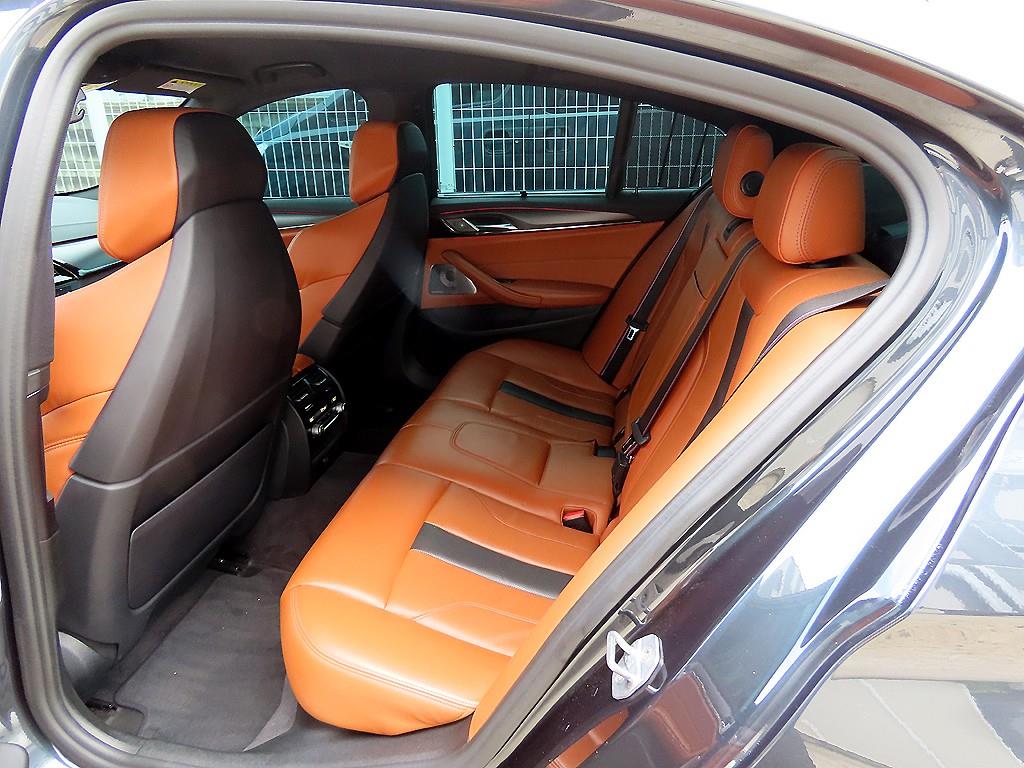 BMW M5 — photo 06