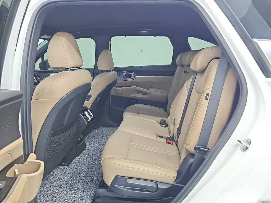 Kia Sorento — photo 12