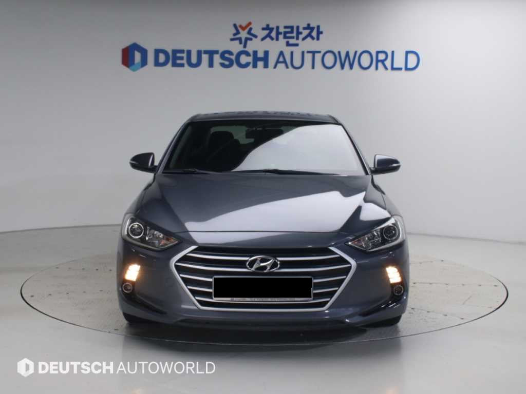 Hyundai Avante — photo 03