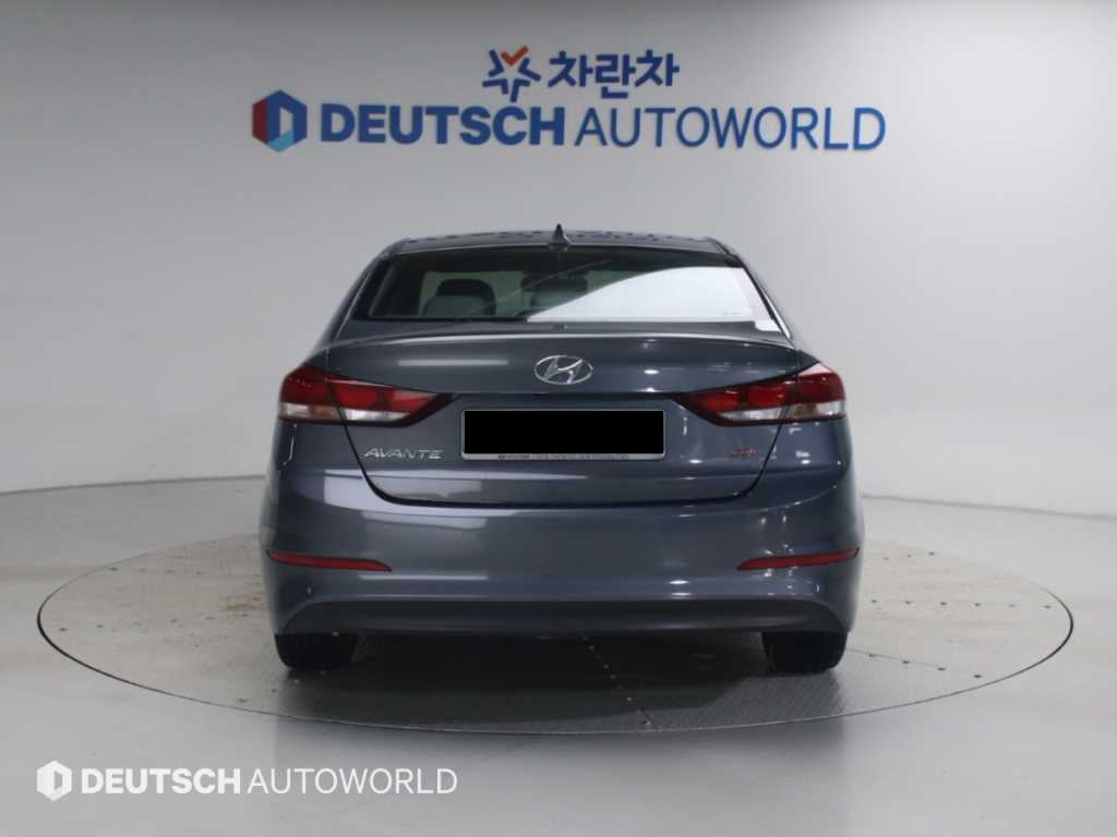 Hyundai Avante — photo 04