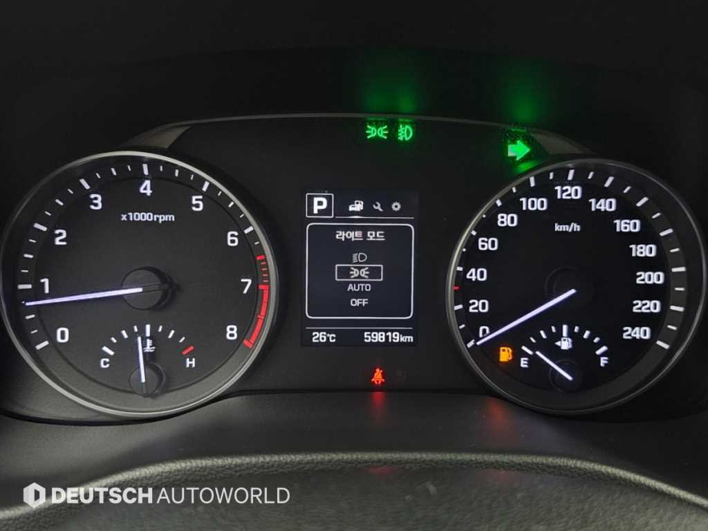 Hyundai Avante — photo 09