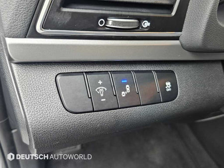 Hyundai Avante — photo 13