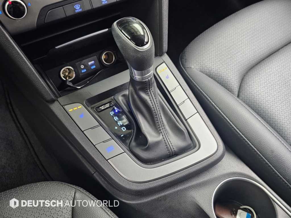 Hyundai Avante — photo 19