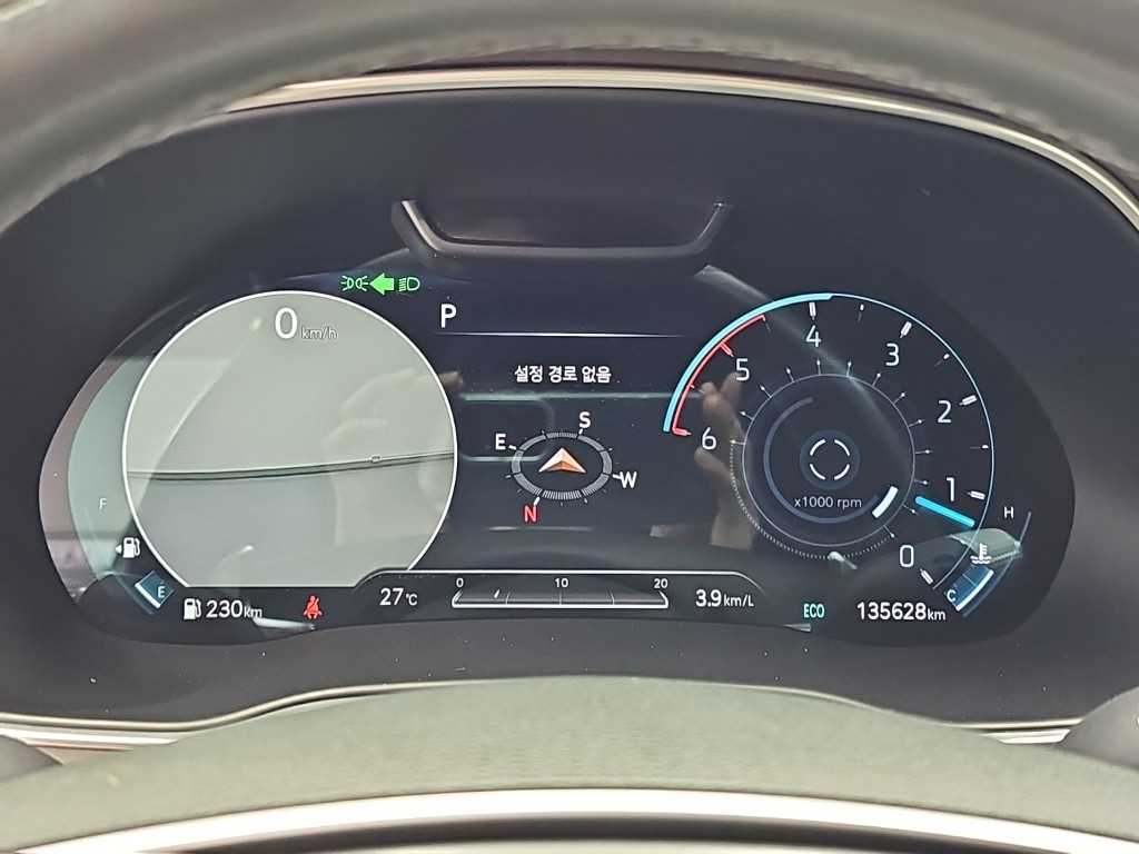 Genesis GV80 — photo 06