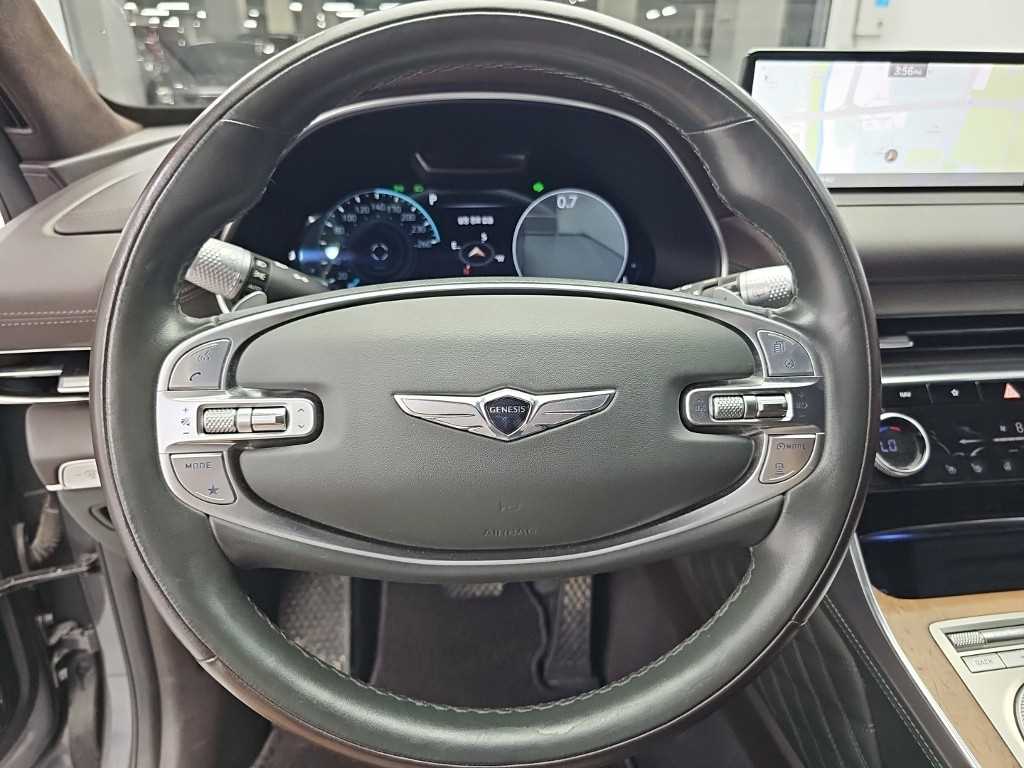 Genesis GV80 — photo 09