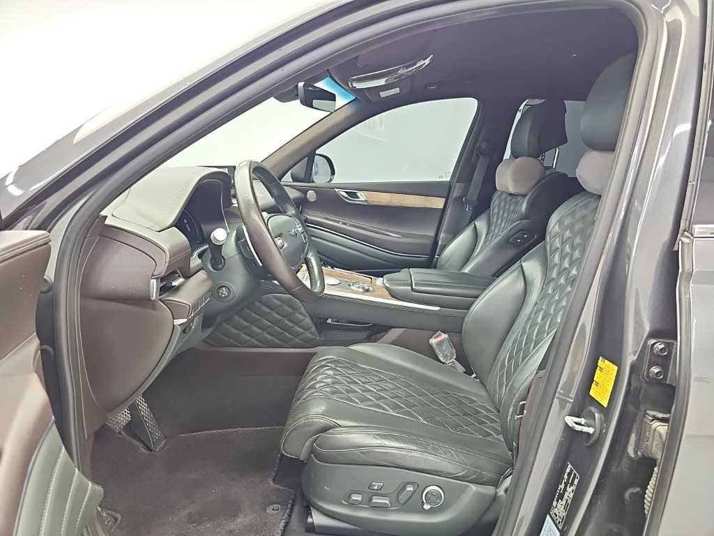 Genesis GV80 — photo 11