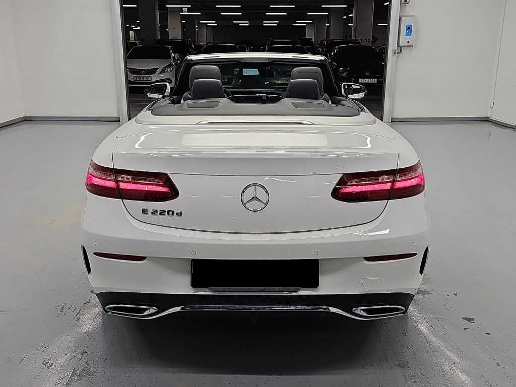Mercedes-Benz E-Class — photo 02
