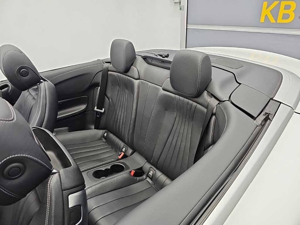 Mercedes-Benz E-Class — photo 12