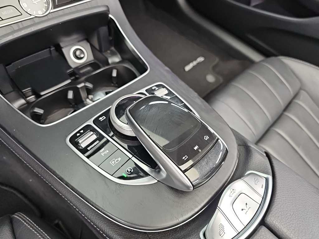 Mercedes-Benz E-Class — photo 16
