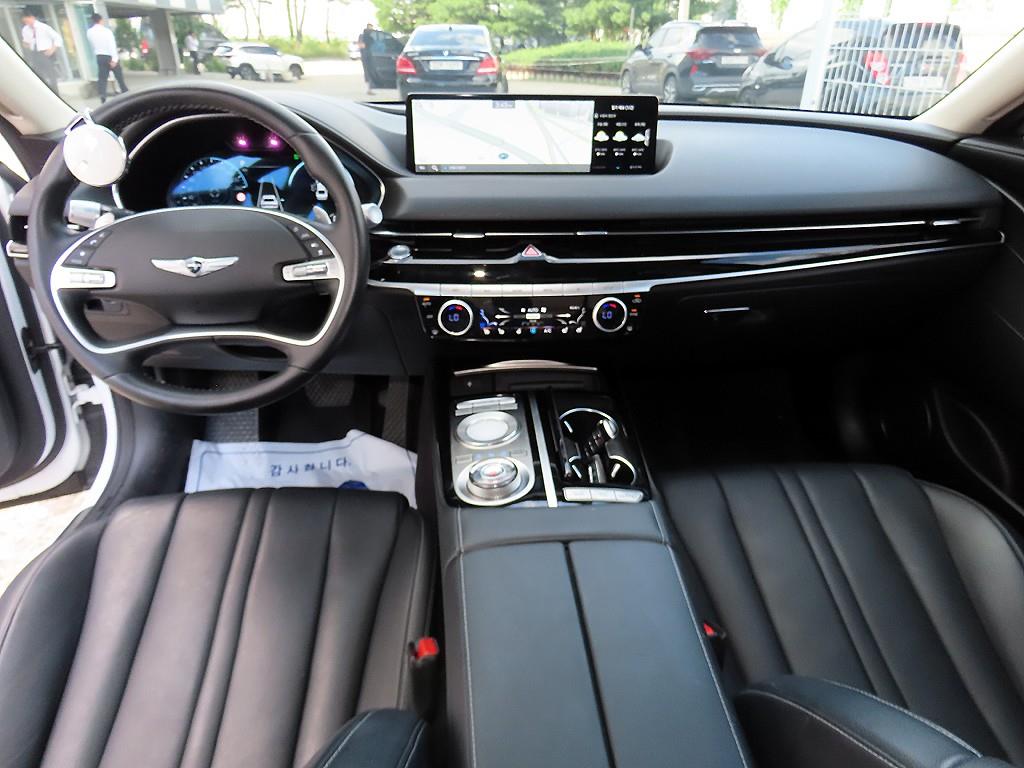 Genesis G80 — photo 07