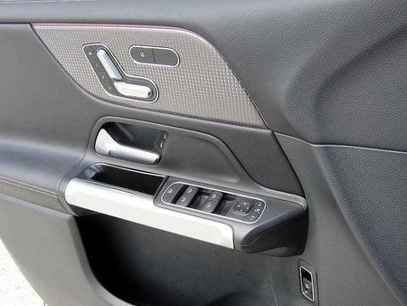 Mercedes-Benz GLB-Class — photo 11