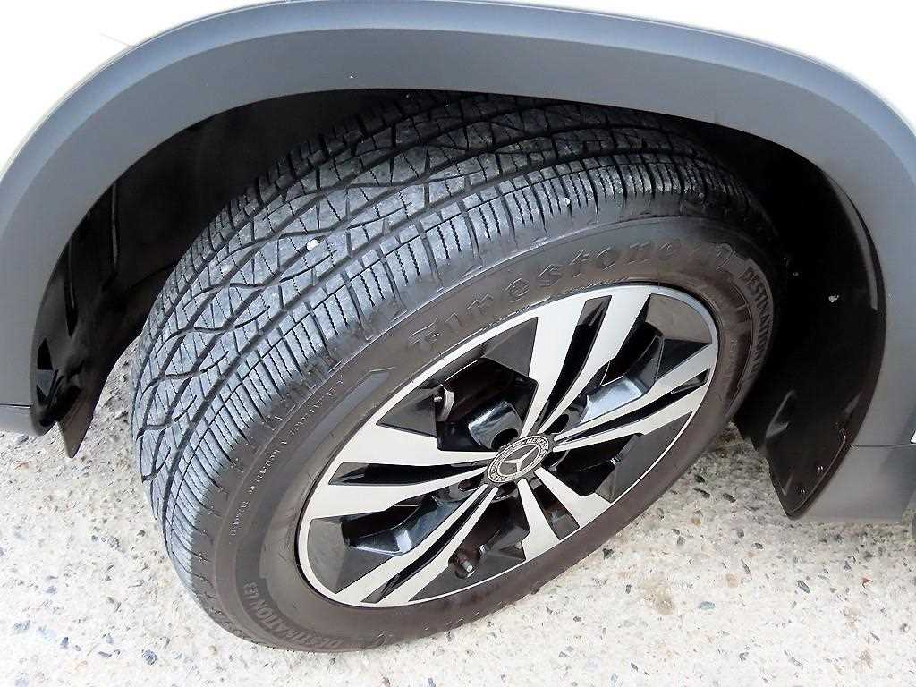 Mercedes-Benz GLB-Class — photo 20