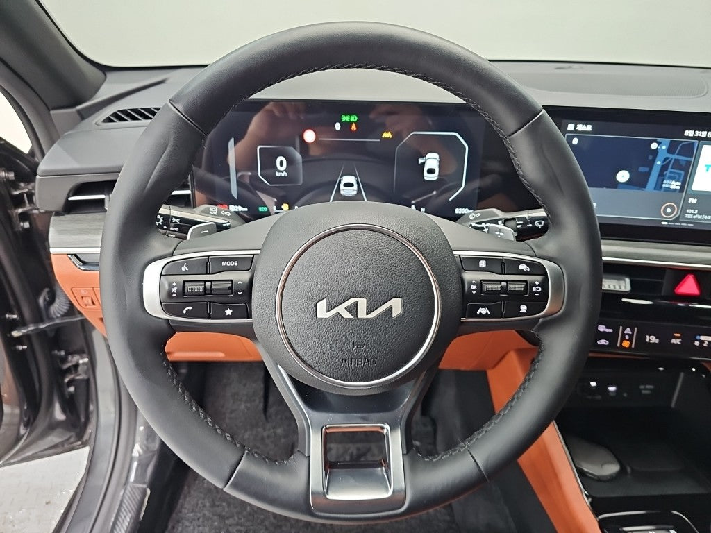 Kia K5 — photo 09
