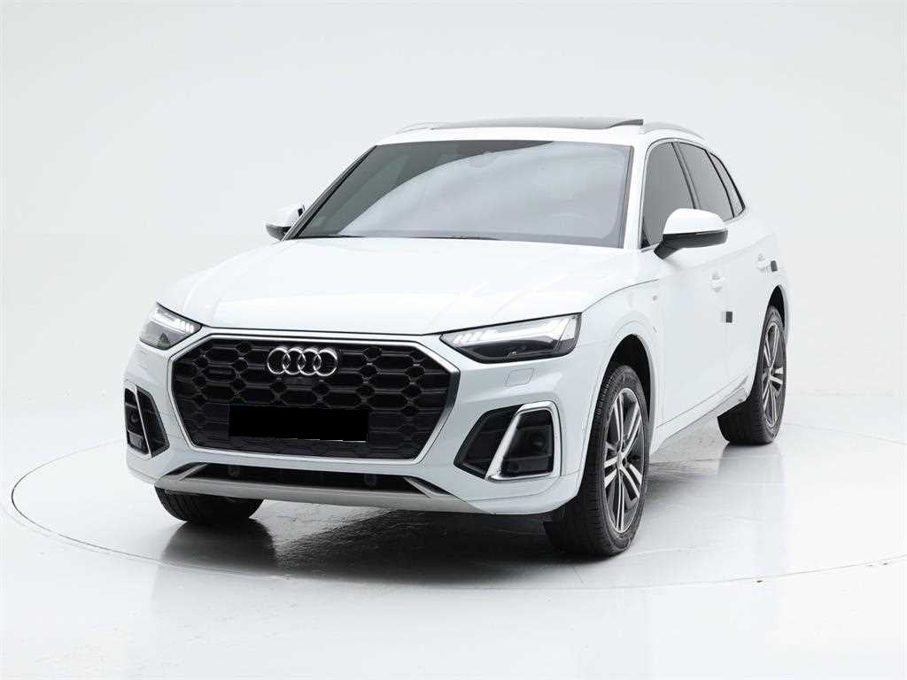 Audi Q5 — photo 01