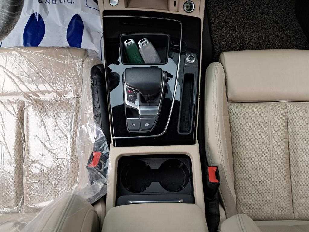 Audi Q5 — photo 14