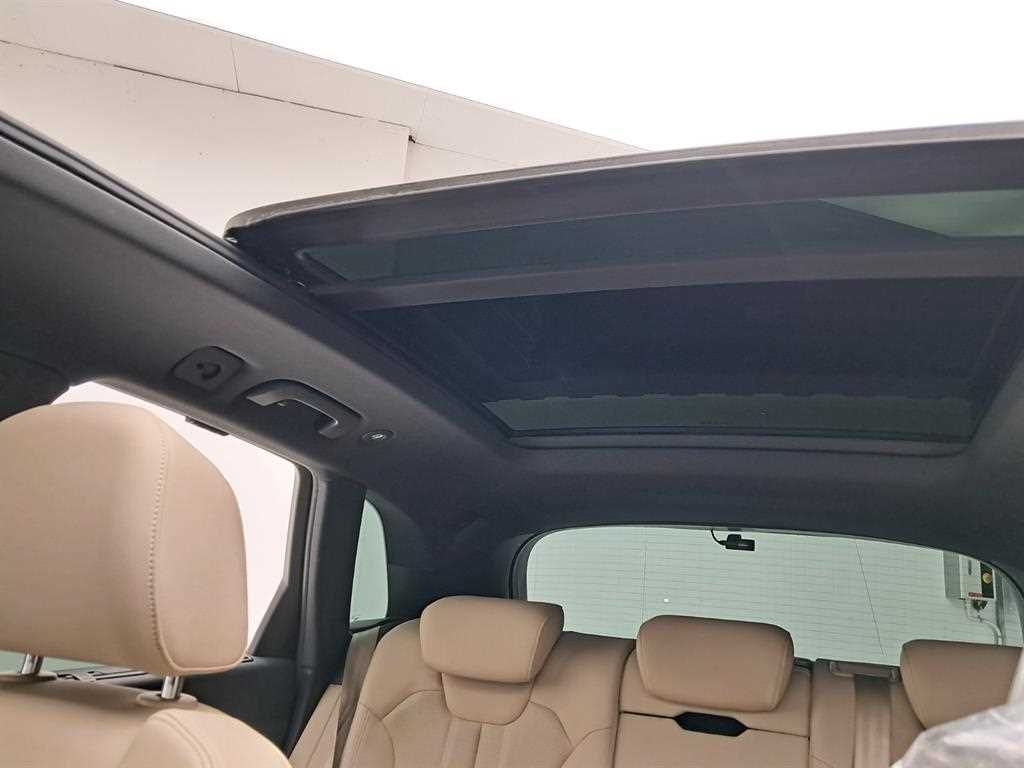 Audi Q5 — photo 16
